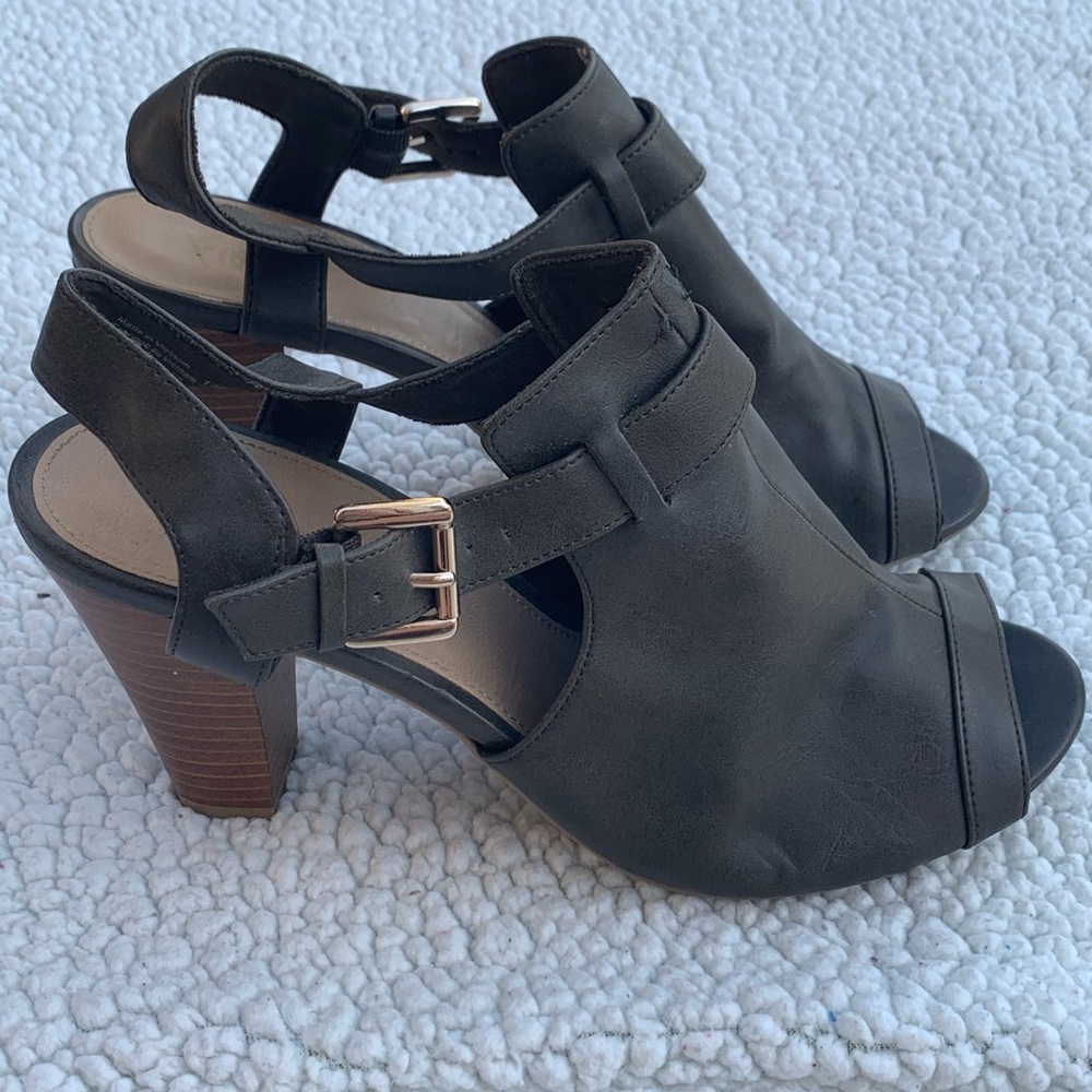 Women’s open toe heels